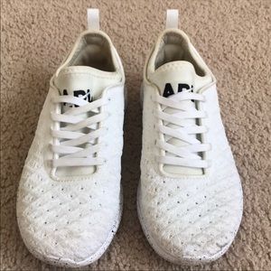 White APL 5.5 Running Shoes